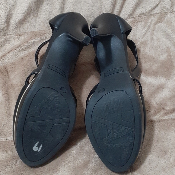 Andiamo brand black and gold heels size 8 1/2 - Picture 9 of 9